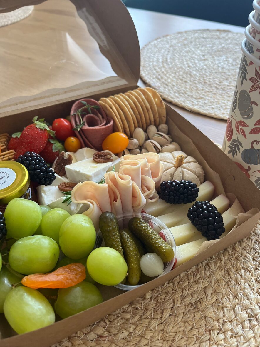 Medium grazing box styled with fresh fruit, cheese and crackers — grazing box Ottawa-Gatineau